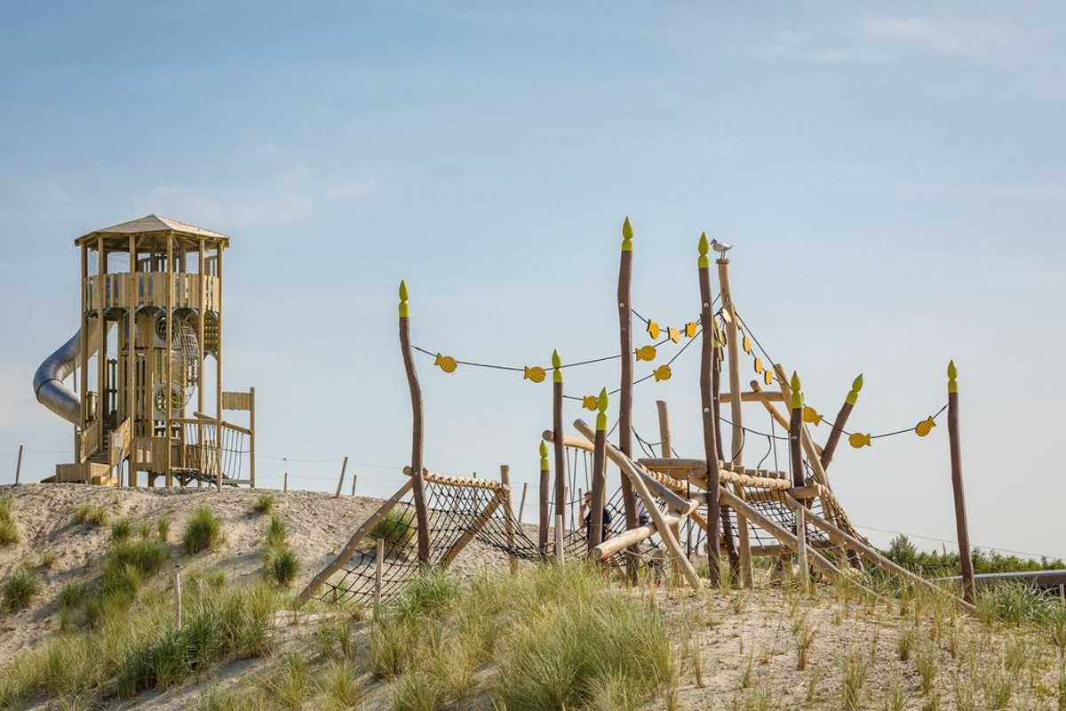 Speelduin bij Ouddorp Duin met speeltoestellen